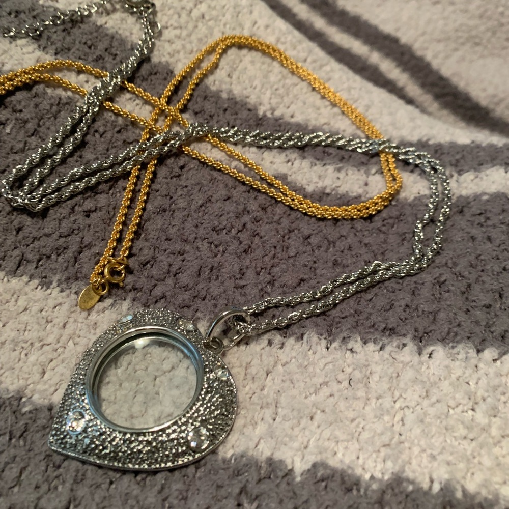 2 Magnifier necklaces JoanRivers retired gold tone, silver tone new & unmarked - Picture 3 of 8
